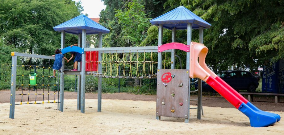 Offizielle Einweihung des Spielplatzes in der Frankfurter Straße