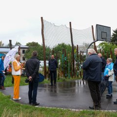 Erste solarbetriebene "Digitale Dorflinden" in Betrieb