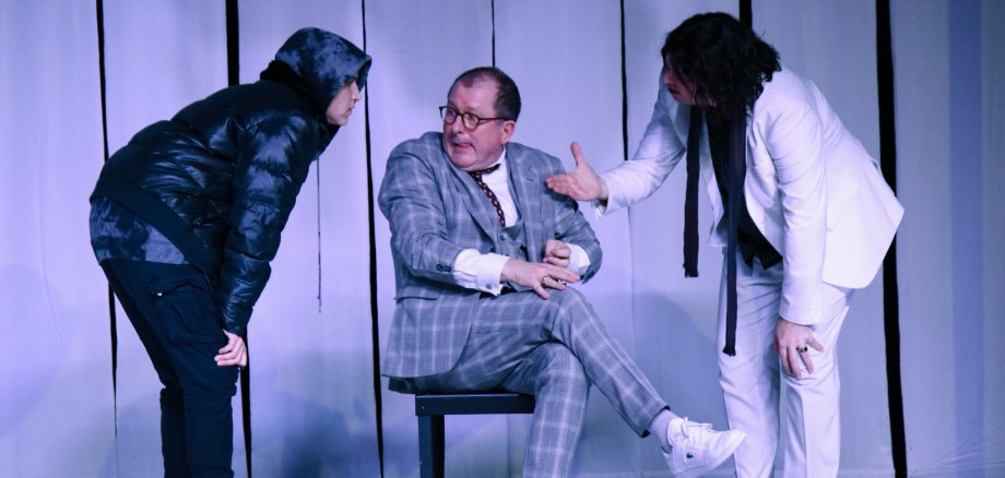 Theater "Achtsam Morden"